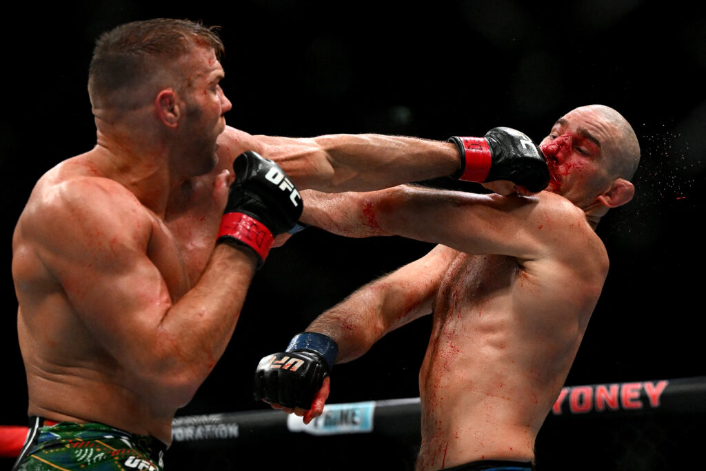 MMA-UFC-AUS-DU PLESSIS-STRICKLAND