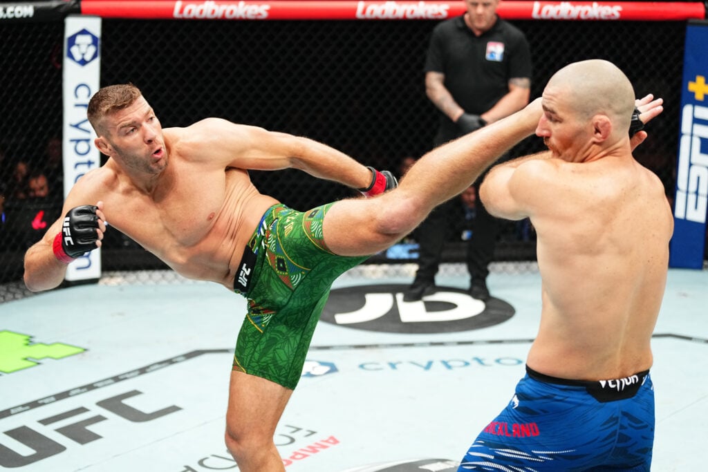 UFC 312: Du Plessis v Strickland 2