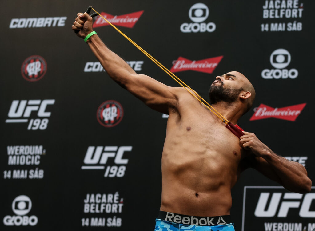 UFC 198 Weigh-ins