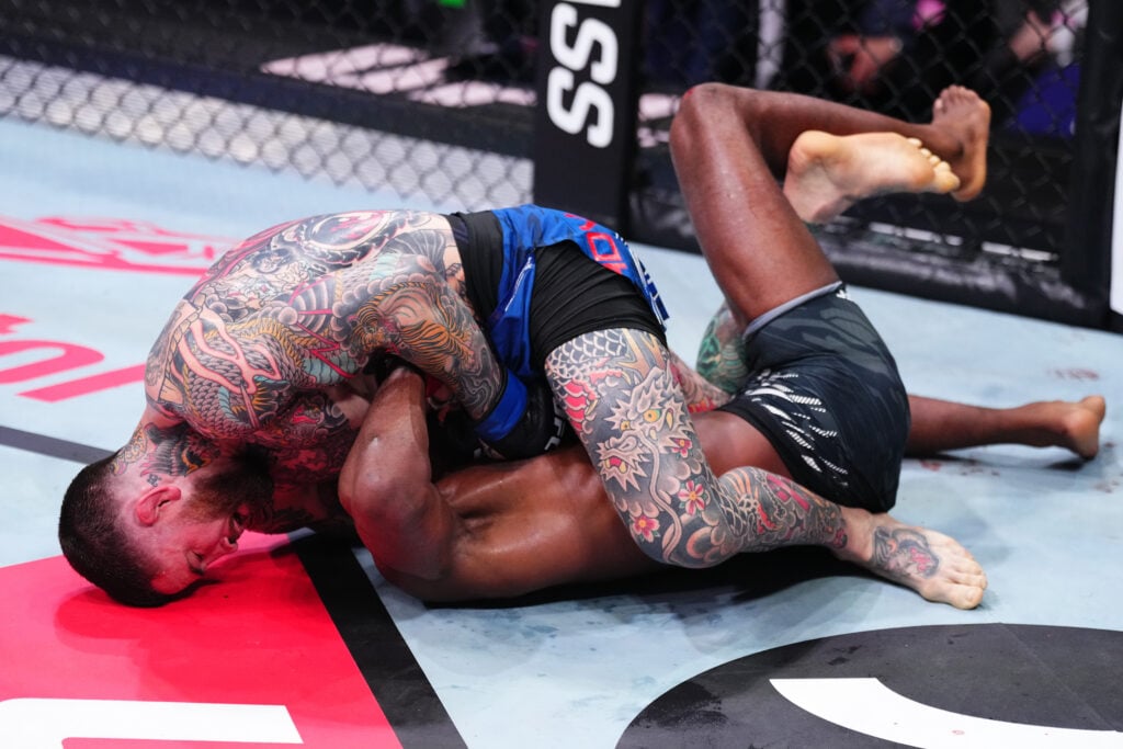 Sean Brady submits Leon Edwards at UFC London.