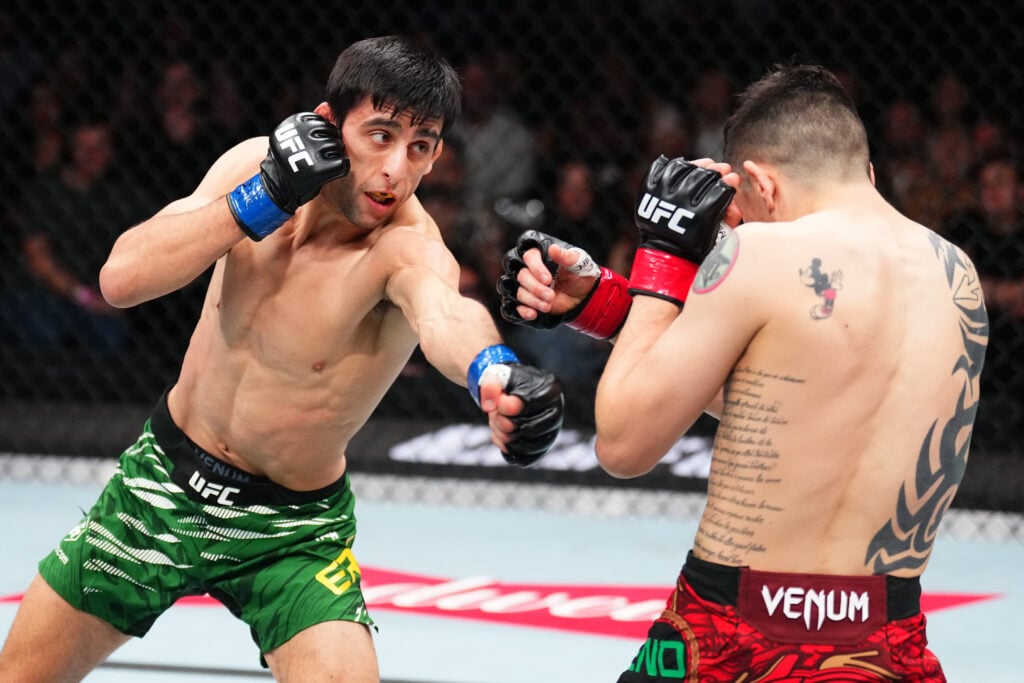 Steve Erceg punches Brandon Moreno at UFC Mexico City