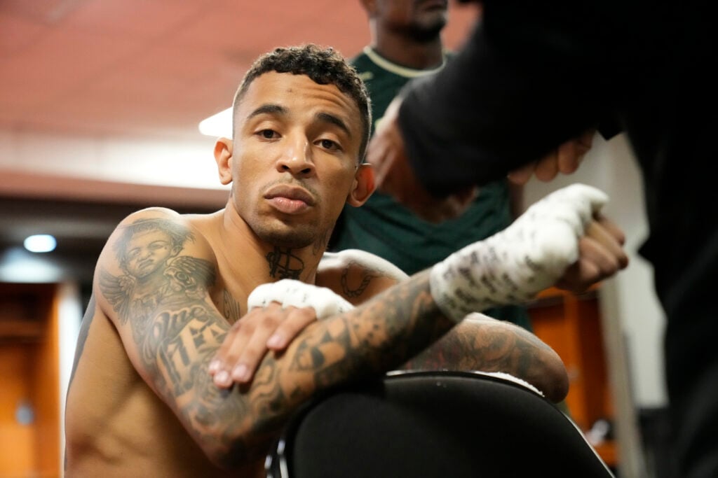 Carlos Prates gets his hands wrapped backstage in Kansas City