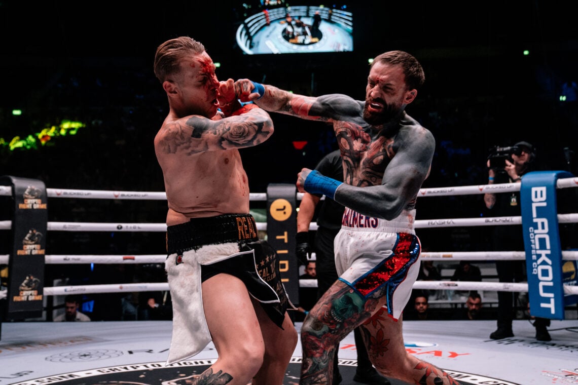 Aaron Chalmers punching Chasa Symonds at BKFC 72