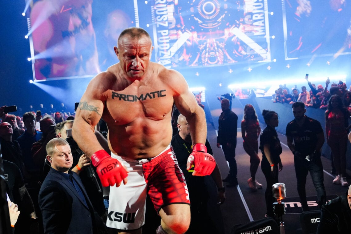 Mariusz Pudzianowski enters the cage ahead of his fight with Eddie Hall at KSW 105
