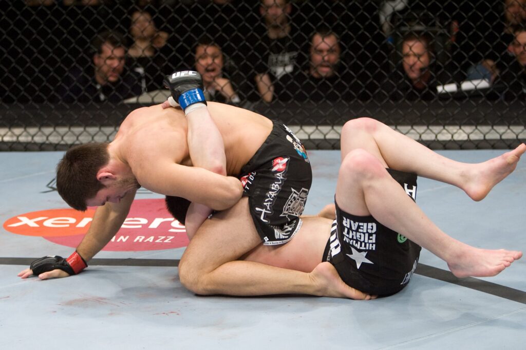 Demian Maia submits Chael Sonnen at UFC 95