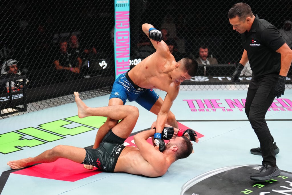 Steven Nguyen punches Mohammad Yahya at UFC Abu Dhabi