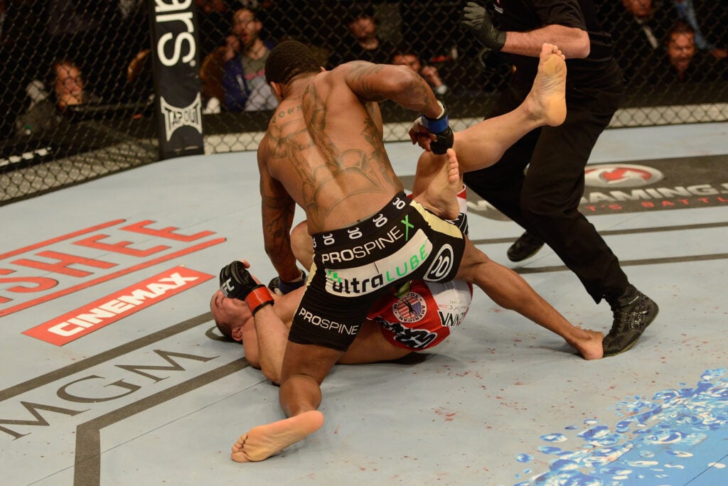 Michael Johnson knocks out Gleison Tibau