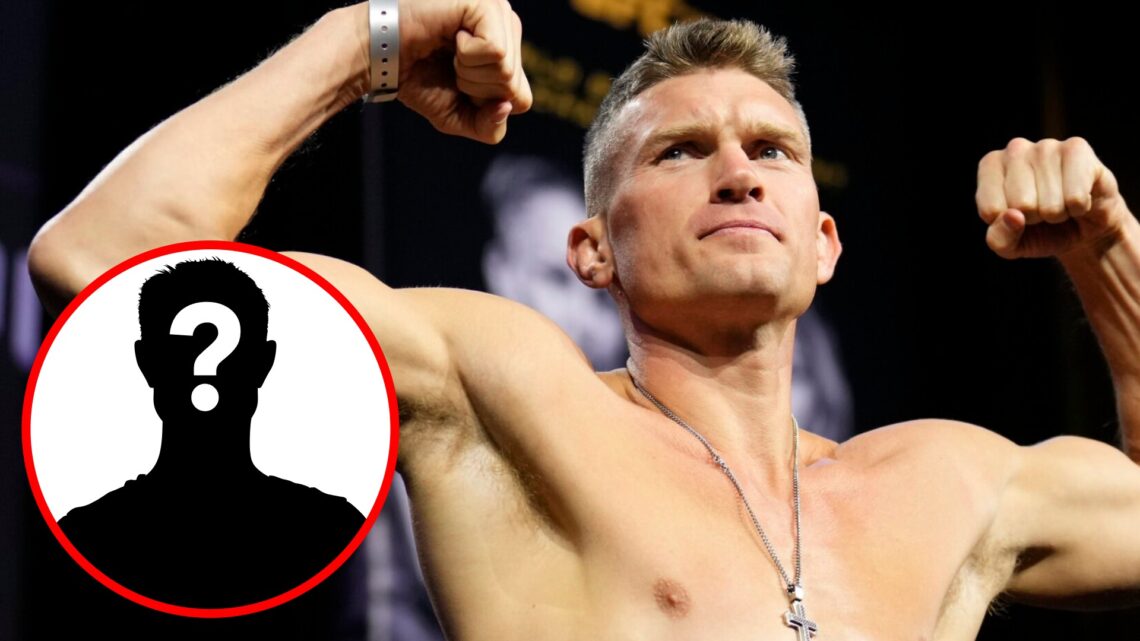 Stephen Thompson poses on the scales at the UFC 307 ceremonial weigh-ins, inset mystery icon