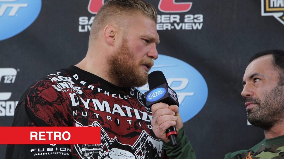 Brock Lesnar talks to Joe Rogan during the UFC 121 weigh-ins