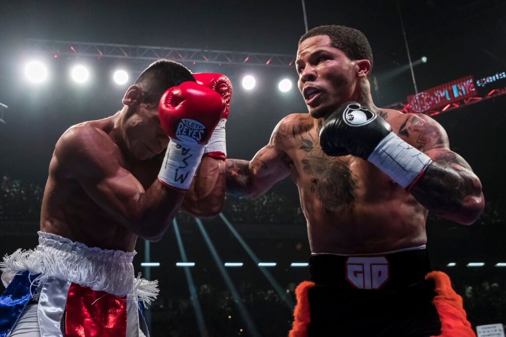 Gervonta Davis lands a huge left hook on Ricardo Nunez