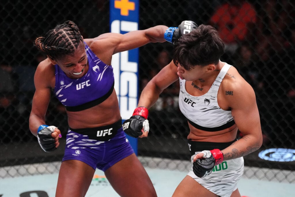 Image of Iasmin Lucindo vs. Angela Hill