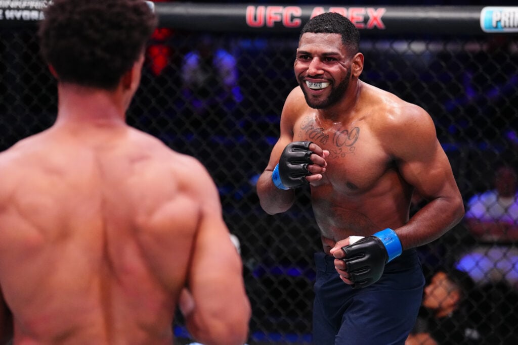 Neemias Santana fights Ilian Bouafia during Episode 1, Season 9 of Dana White's Contender Series