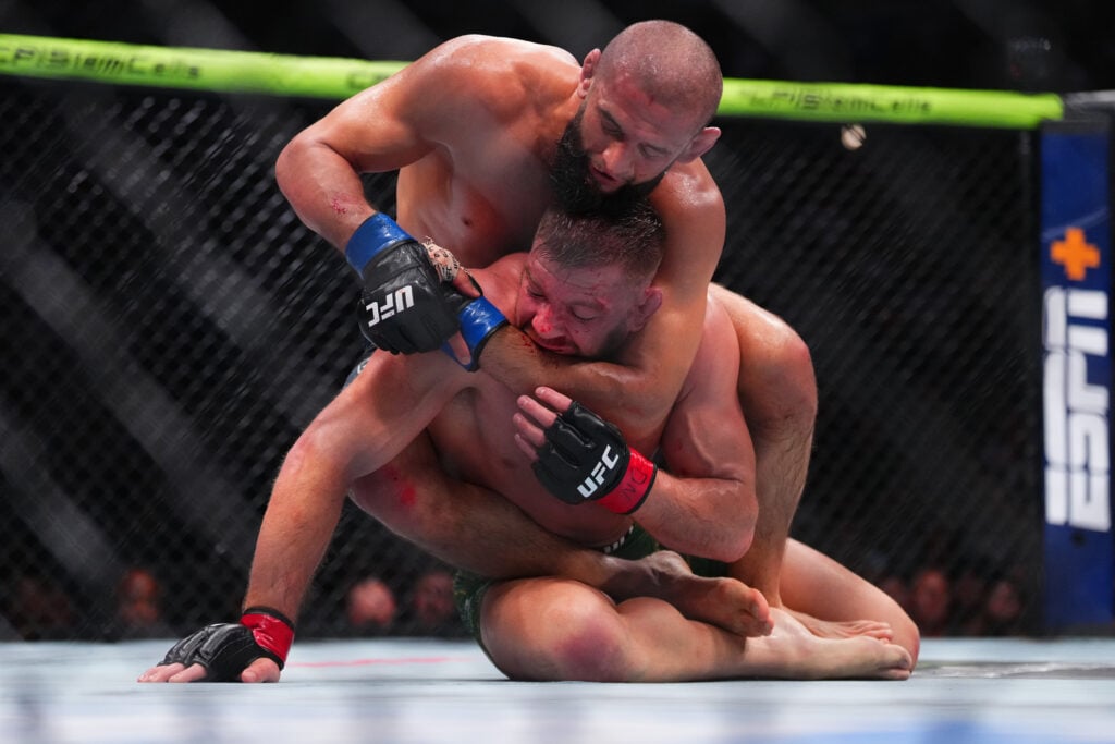 Khamzat Chimaev looking to choke Dricus Du Plessis at UFC 319