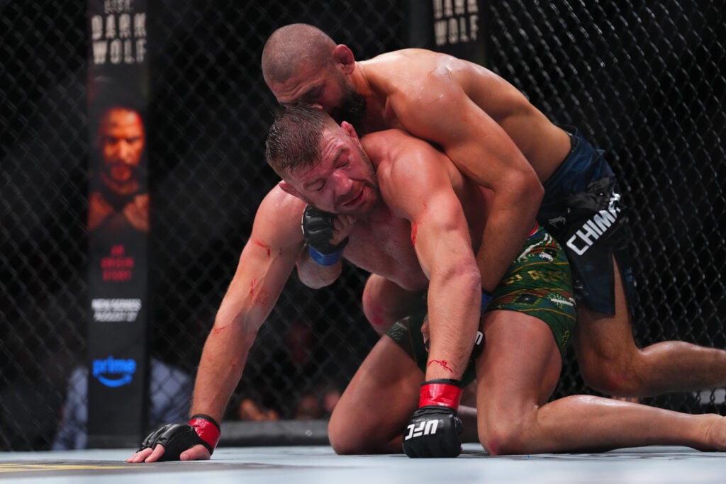 Khamzat Chimaev wresltes Dricus du Plessis at UFC 319