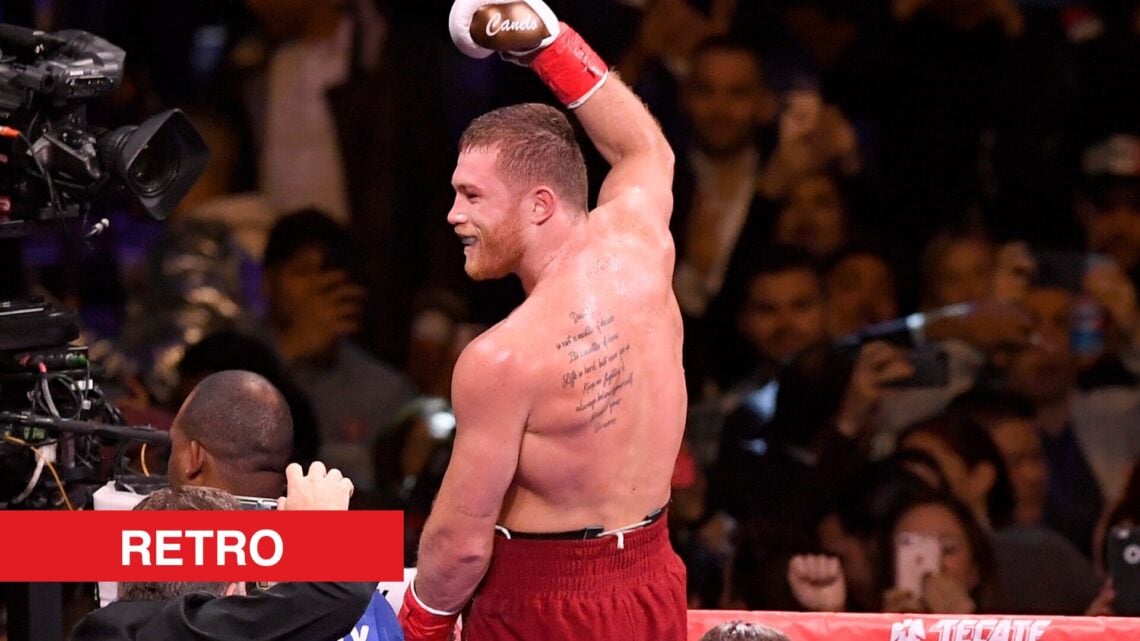 Canelo Alvarez celebrates his win over Rocky Fielding