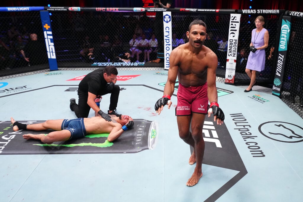 Mandel Nallo celebrating win over Samuel Silva on Contender Series