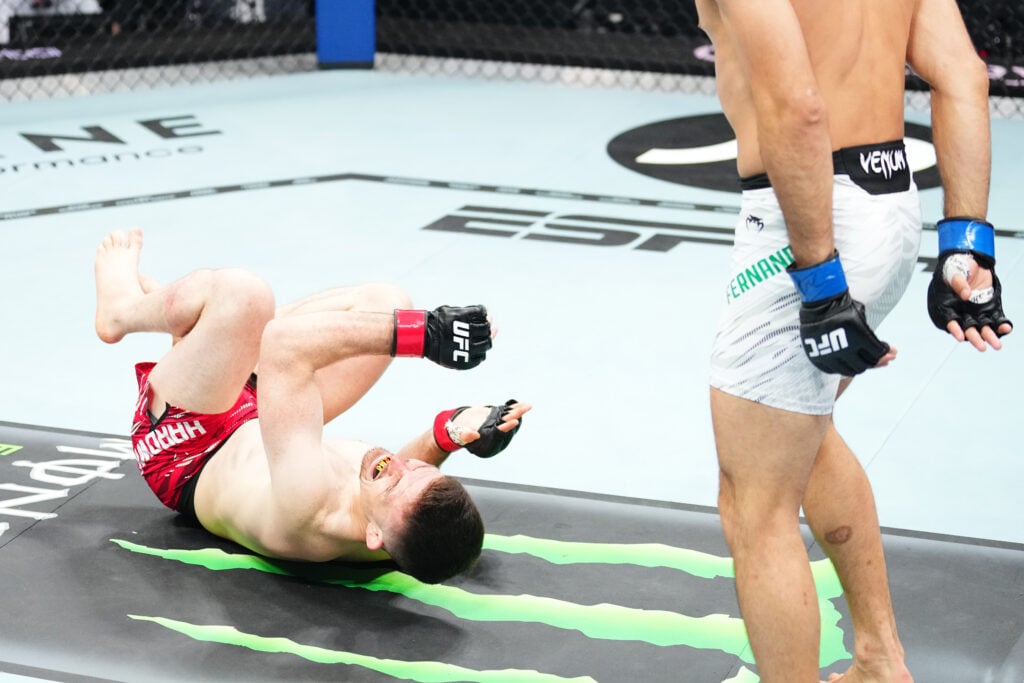 Harry Hardwick suffers leg kick KO at UFC Paris