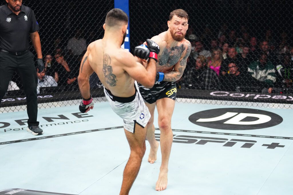 Benoit Saint-Denis and Mauricio Ruffy trade strikes at UFC Paris