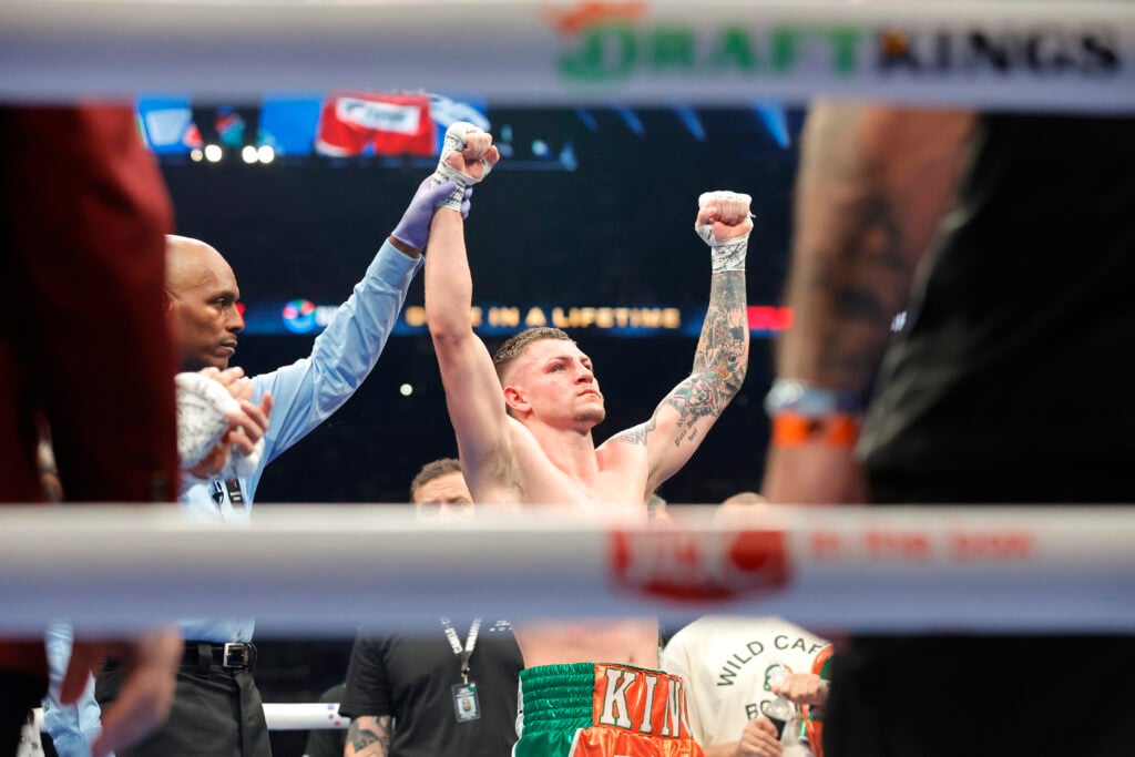 Callum Walsh celebrates after defeating Fernando Vargas Jr.