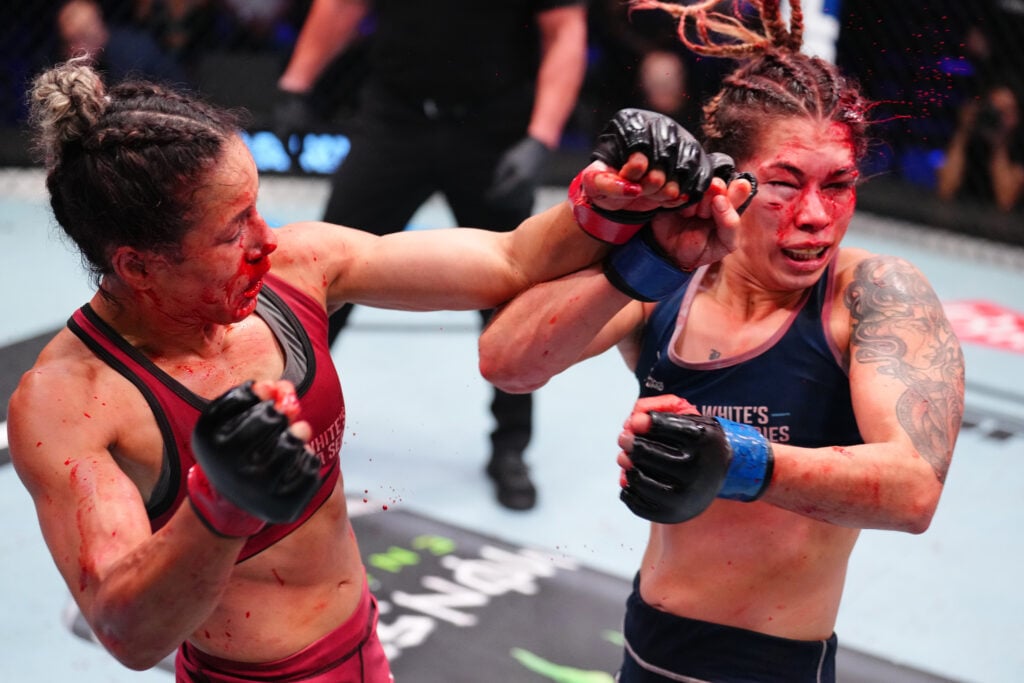 Jeisla Chaves punches Sofia Montenegro on Contender Series