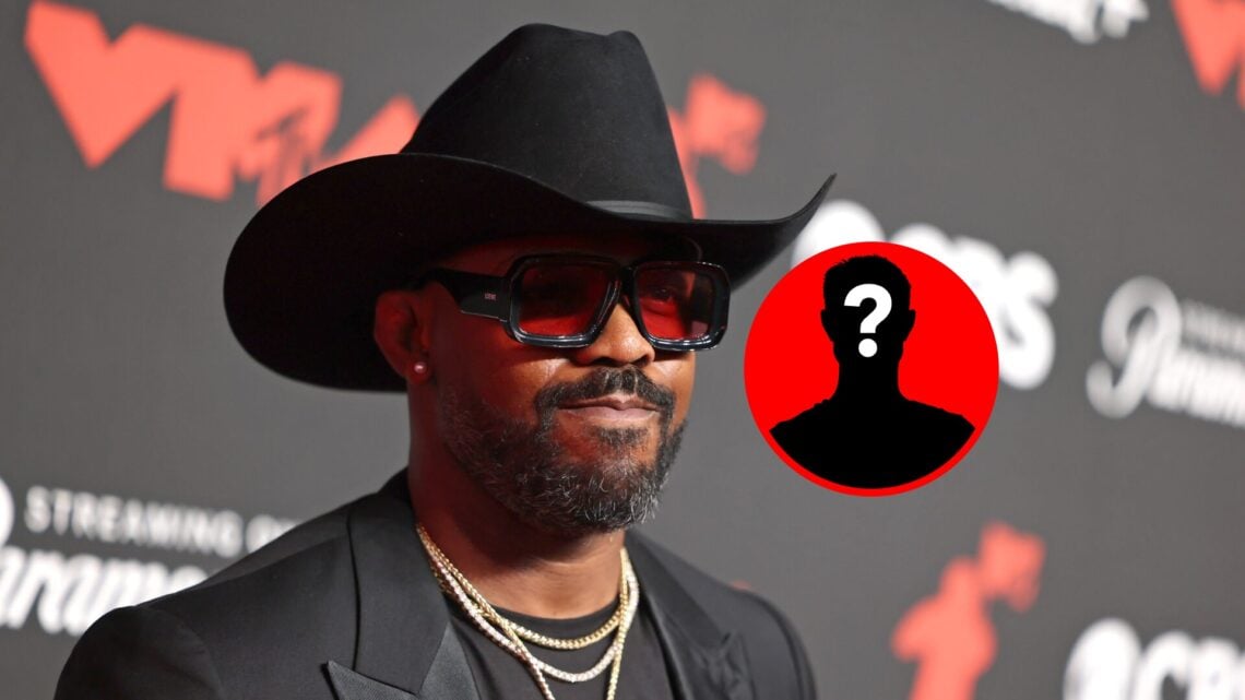 Jon Jones at the MTV Music Video awards, mystery inset