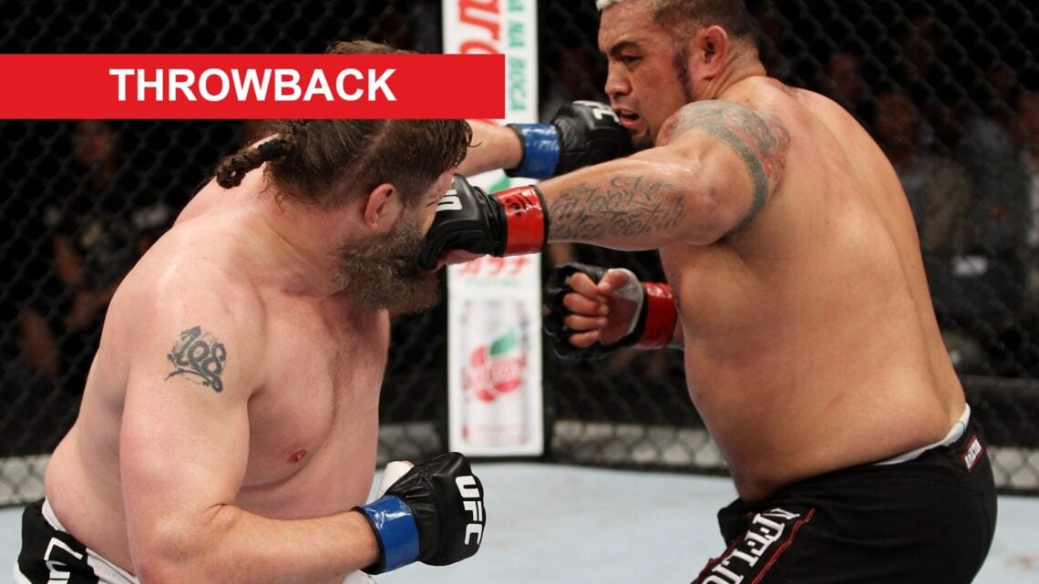 Mark Hunt and Roy Nelson trade punches in 2014
