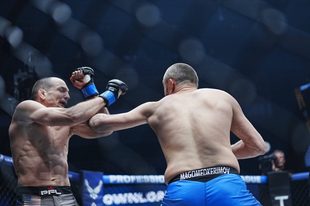 April 14, 2023, Las Vegas, NV, LAS VEGAS, NEVADA, United States: LAS VEGAS, NEVADA -April 14: (L-R) Magomed Magomedkerimov and Ben Egli fight in a Welterweight bout during PFL 3 - Lightweights & Welterweights at the Virgin Hotel & Casino on April 14, 2023 in Las Vegas, NV Las Vegas, NV United States - ZUMAp175 20230414_zsa_p175_365 Copyright: xLouisxGrassex
