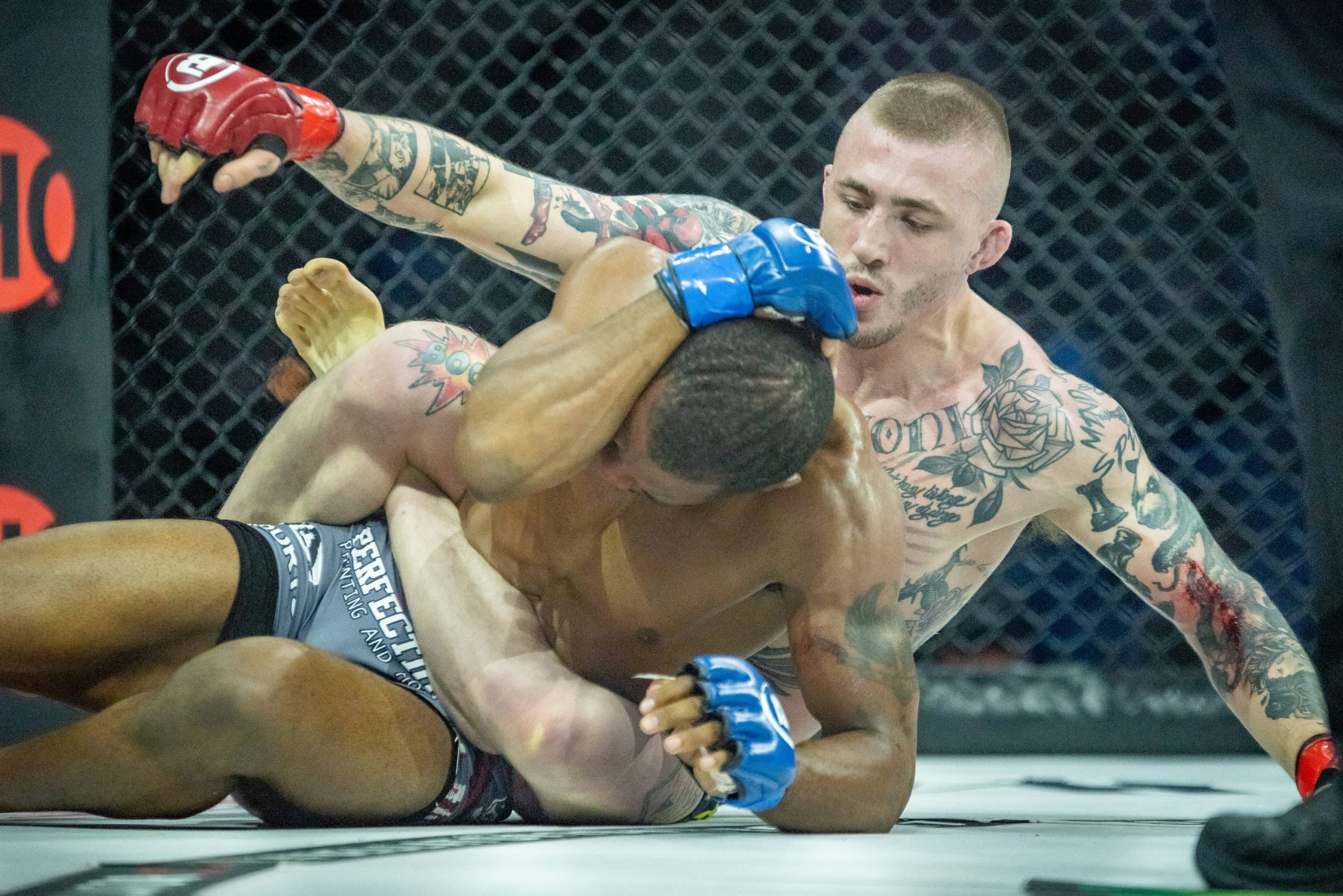 April 21, 2023, Honolulu, HI, Hawaii, USA: HONOLULU, HAWAII - APRIL 21: Cris Lencioni andÃ‚ Blake Smith Fight in a featherweight bout during Bellator 294 - Carmouche vs Bennett at Blaisdell Arena on April 21st, 2023 in Honolulu, Hawaii, United States. Honolulu, HI USA - ZUMAp175 20230421_zsa_p175_146 Copyright: xMattxDaviesx