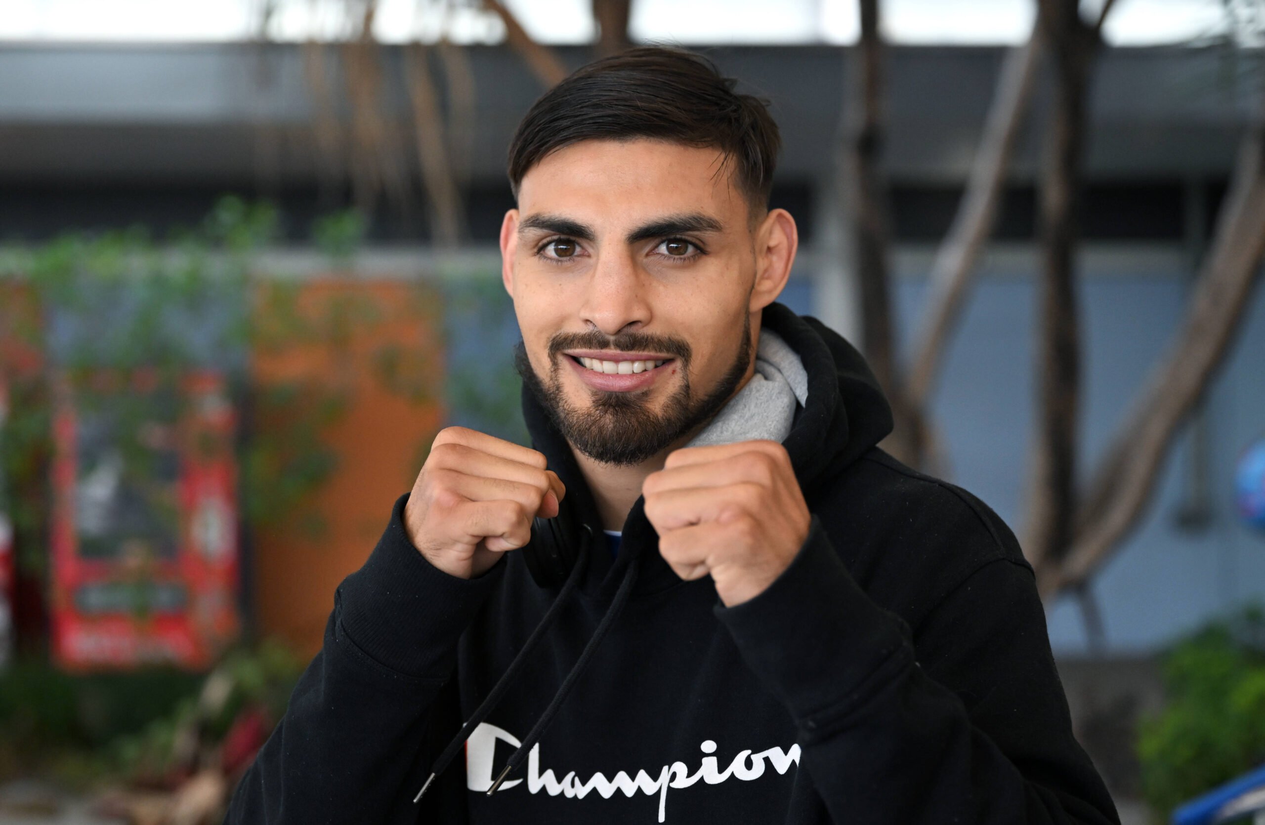 BOXING OCAMPO ARRIVAL, Mexican boxer Carlos Ocampo poses on arrival into Australia at the Gold Coast Airport on the Gold Coast, Monday, June 12, 2023. Ocampo will fight Australia™s Tim Tszyu in a WBO interim super-welterweight title on Sunday. ( !ACHTUNG: NUR REDAKTIONELLE NUTZUNG, KEINE ARCHIVIERUNG UND KEINE BUCHNUTZUNG! GOLD COAST QLD AUSTRALIA PUBLICATIONxINxGERxSUIxAUTxONLY Copyright: xDAVExHUNTx 20230612001809630206