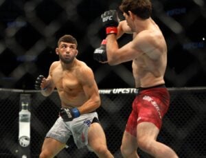 MMA: UFC 240-Aubin Mercier vs Tsarukyan, Jul 27, 2019; Edmonton, Alberta, Canada; Arman Tsarukyan (blue gloves) and Olivier Aubin-Mercier (red gloves) during UFC 240 at Rogers Place. Mandatory Credit: Sergei Belski-USA TODAY Sports, 27.07.2019 20:54:13, 13112732, NPStrans, MMA, Rogers Place PUBLICATIONxINxGERxSUIxAUTxONLY Copyright: xSergeixBelskix 13112732