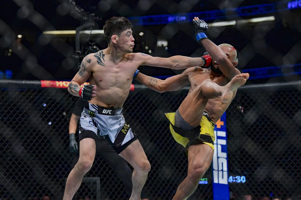 MMA: UFC 270-Moreno vs Figueiredo, Jan 22, 2022; Anaheim, California, USA; Brandon Moreno (red gloves) competes against Deiveson Figueiredo (blue gloves) during UFC 270 at Honda Center. Mandatory Credit: Gary A. Vasquez-USA TODAY Sports, 22.01.2022 20:39:19, 17551012, NPStrans, Brandon Moreno, Honda Center, MMA, TopPic PUBLICATIONxINxGERxSUIxAUTxONLY Copyright: xGaryxA.xVasquezx 17551012