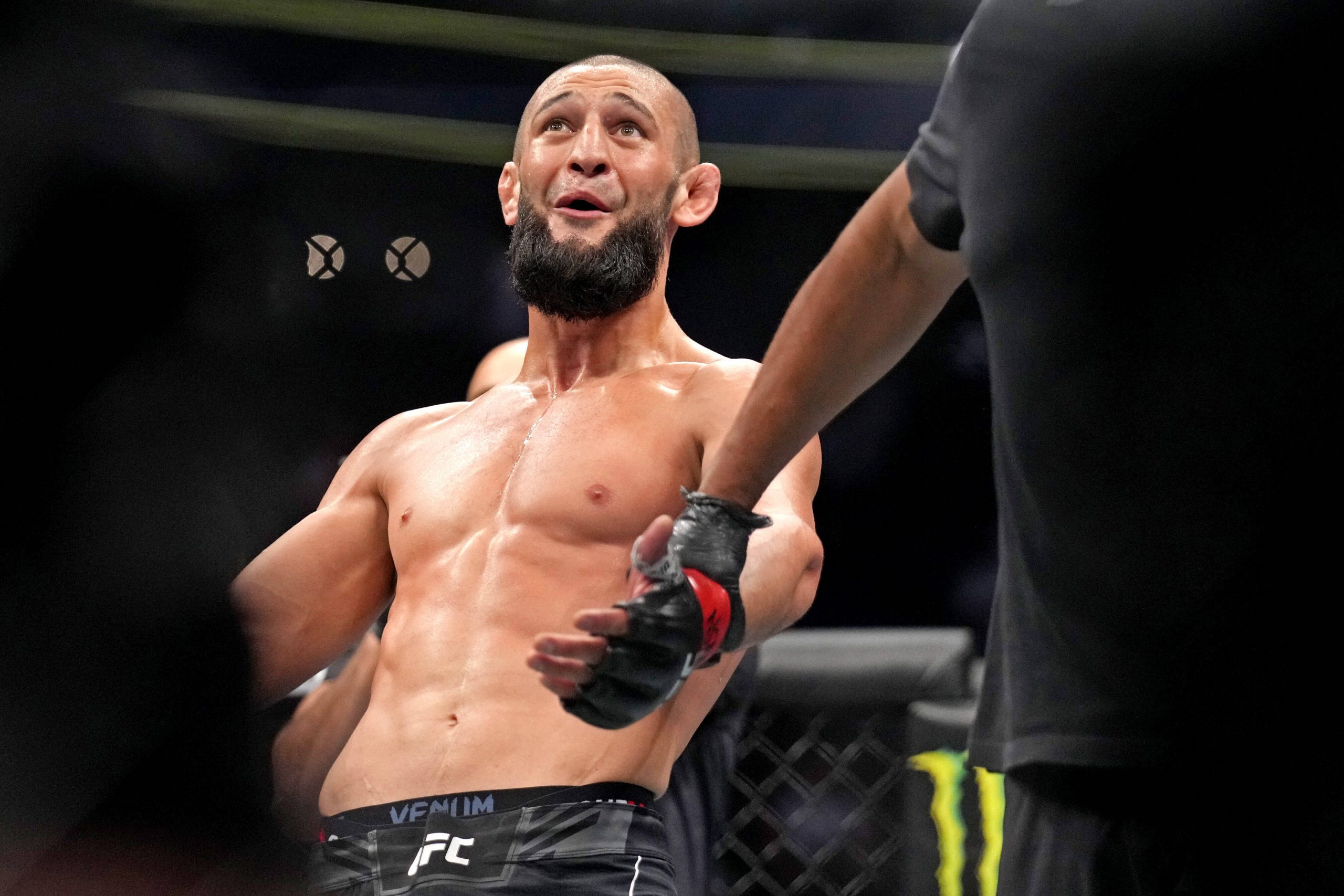 MMA: UFC 279-Chimaev vs Holland, Sep 10, 2022; Las Vegas, Nevada, USA; Khamzat Chimaev (red gloves) fights Kevin Holland (blue gloves) during UFC 279 at T-Mobile Arena. Mandatory Credit: Joe Camporeale-USA TODAY Sports, 10.09.2022 20:53:50, 19026314, NPStrans, T-Mobile Arena, Holland, Kevin Holland, MMA, TopPic PUBLICATIONxINxGERxSUIxAUTxONLY Copyright: xJoexCamporealex 19026314