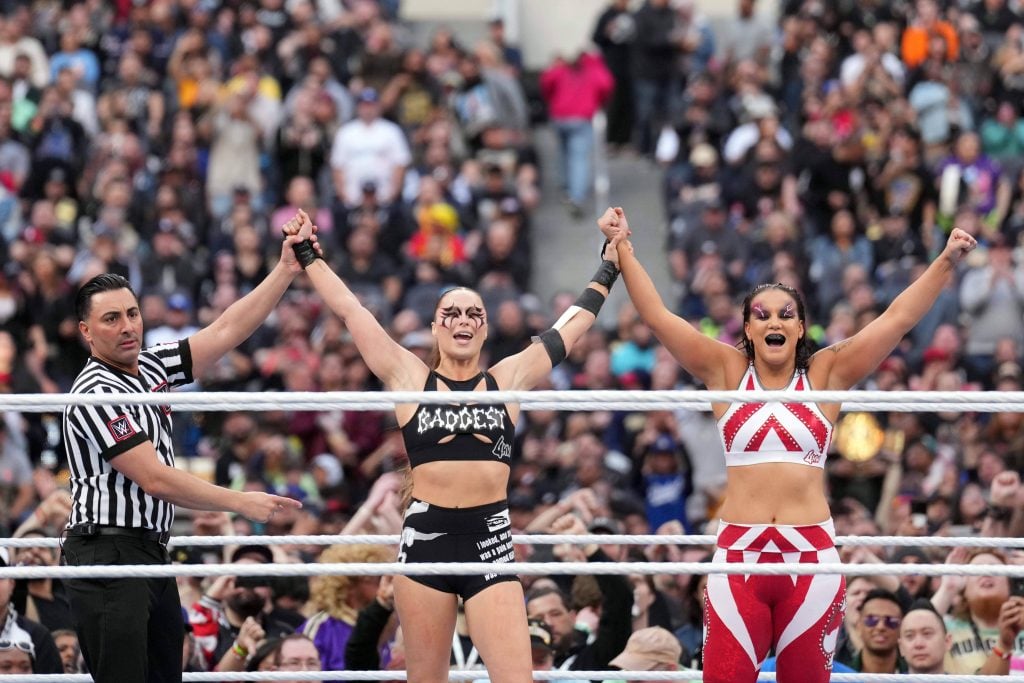 Wrestling: WWE Wrestlemania Night 2 Apr 2, 2023; Inglewood, CA, USA; Ronda Rousey (left) and Shayna Baszler during Wrestlemania Night 2 at SoFi Stadium. Inglewood SoFi Stadium CA USA, EDITORIAL USE ONLY PUBLICATIONxINxGERxSUIxAUTxONLY Copyright: xJoexCamporealex 20230402_jca_aa9_015
