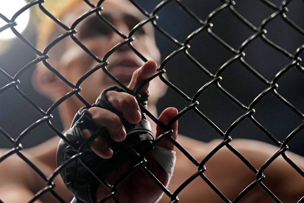 MMA: UFC 279-Diaz vs Ferguson, Sep 10, 2022; Las Vegas, Nevada, USA; Nate Diaz (red gloves) fights Tony Ferguson (blue gloves) during UFC 279 at T-Mobile Arena. Mandatory Credit: Joe Camporeale-USA TODAY Sports, 10.09.2022 21:09:04, 19026561, T-Mobile Arena, NPStrans, Tony Ferguson, Nate Diaz, MMA PUBLICATIONxINxGERxSUIxAUTxONLY Copyright: xJoexCamporealex 19026561