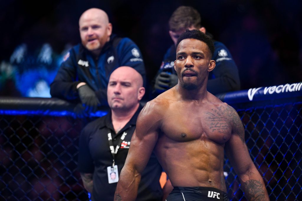 MMA: UFC 286 - Murphy vs Santos Mar 18, 2023; London, UNITED KINGDOM; Lerone Murphy (red gloves) reacts during his fight with Gabriel Santos (not pictured) during UFC 286 at O2 Arena. London O2 Arena UNITED KINGDOM, EDITORIAL USE ONLY PUBLICATIONxINxGERxSUIxAUTxONLY Copyright: xPerxHaljestamx 20230318_kab_bk4_079