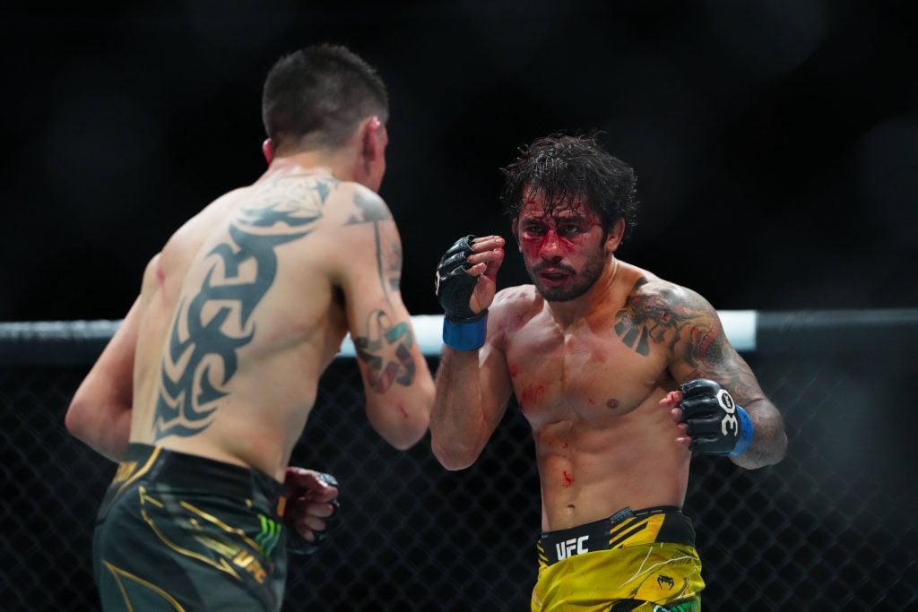 MMA: UFC 290 - Moreno vs Pantoja Jul 8, 2023; Las Vegas, Nevada, USA; Brandon Moreno (red gloves) fights Alexandre Pantoja (blue gloves) during UFC 290 at T-Mobile Arena. Las Vegas T-Mobile Arena Nevada USA, EDITORIAL USE ONLY PUBLICATIONxINxGERxSUIxAUTxONLY Copyright: xStephenxR.xSylvaniex 20230708_szo_cs1_0281
