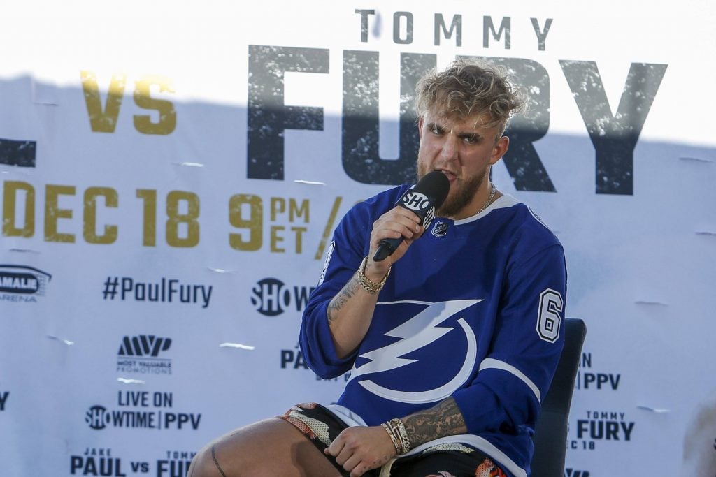 Boxen, Pressekonferenz zum Youtube-Kampf Jake Paul -Tommy Fury November 8, 2021, Tampa, Florida, USA: Jake The Problem Child Paul to speaks during a press conference, PK, Pressekonferenz at Amalie Arena in Tampa, on Monday, Nov. 8, 2021, ahead of his fight against Tommy Ã¢â‚¬oeTNTÃ¢â‚¬Â Fury on Dec. 18. Tampa USA - ZUMAs70_ 0141398842st Copyright: xIvyxCeballox
