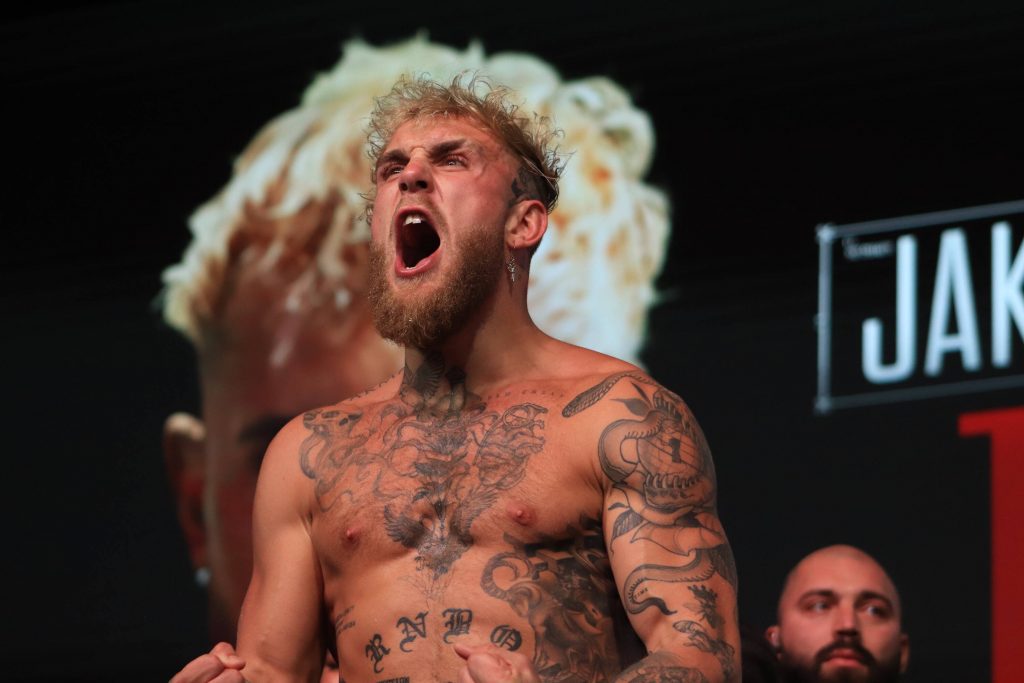 October 28, 2022, Glendale, Arizona, Glendale, AZ, United States: GLENDALE, AZ - OCTOBER 28: Jake Paul poses on the scale during the Paul v Silva: Weigh-in at Desert Diamond Arena on October 28, 2022 in Glendale, Arizona, United States. Glendale, Arizona United States - ZUMAp175 20221028_zsa_p175_109 Copyright: xDiegoxRibasx