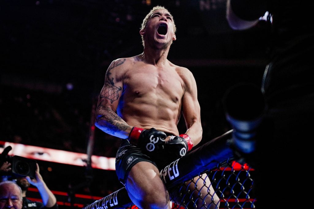 May 13, 2023, Charlotte, NC, North Carolina, USA: CHARLOTTE, NORTH CAROLINA - May 13: Bryan Battle celebrates his victory over Gabe Green at UFC Fight Night: Rozenstruik vs Almeida on May 13th, 2023 at Spectrum Center in Charlotte, North Carolina, United States. Charlotte, NC USA - ZUMAp175 20230513_zsa_p175_031 Copyright: xMattxDaviesx