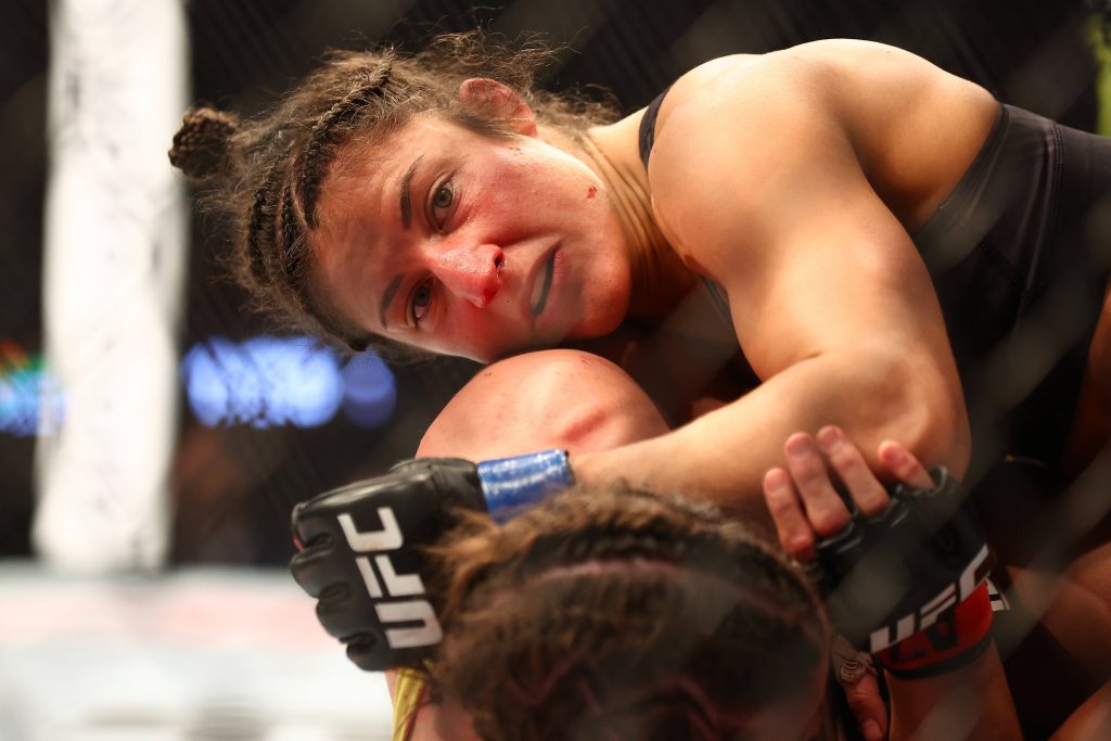 MMA: UFC 274-Carnelossi vs Godinez, May 7, 2022; Phoenix, Arizona, USA; Lupita Godinez pins Ariane Carnelossi to the mat during UFC 274 at Footprint Center. Mandatory Credit: Mark J. Rebilas-USA TODAY Sports, 07.05.2022 14:23:40, 18224819, NPStrans, MMA PUBLICATIONxINxGERxSUIxAUTxONLY Copyright: xMarkxJ.xRebilasx 18224819