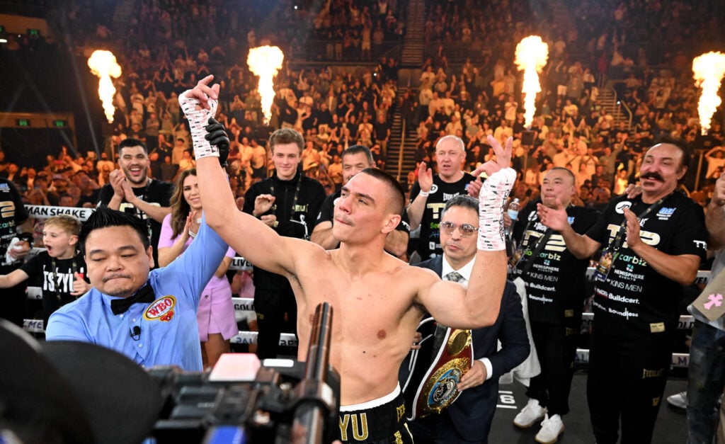 BOXING TSZYU OCAMPO, Tim Tszyu (centre) of Australia celebrates winning against Carlos Ocampo of Mexico during the Interim WBO super-welterweight world title boxing match between Tim Tszyu and Carlos Ocampo at the Gold Coast Convention & Exhibition Centre on the Gold Coast, Sunday, June 18, 2023. ( !ACHTUNG: NUR REDAKTIONELLE NUTZUNG, KEINE ARCHIVIERUNG UND KEINE BUCHNUTZUNG! GOLD COAST QUEENSLAND AUSTRALIA PUBLICATIONxNOTxINxAUSxNZLxPNGxFIJxVANxSOLxTGA Copyright: xDARRENxENGLANDx 20230618001811945227