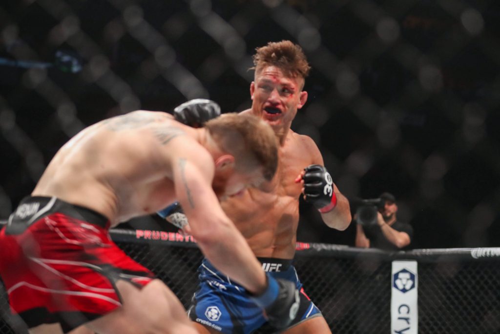 May 6, 2023, Newark, New Jersey, USA: Newark, NJ: DREW DOBER(R) punches MATT FREVOLA(L) during Lightweight bout at Prudential Center, Newark, NJ United States Newark USA - ZUMAr187 20230506_zsp_r187_035 Copyright: xJustinxRenfroex