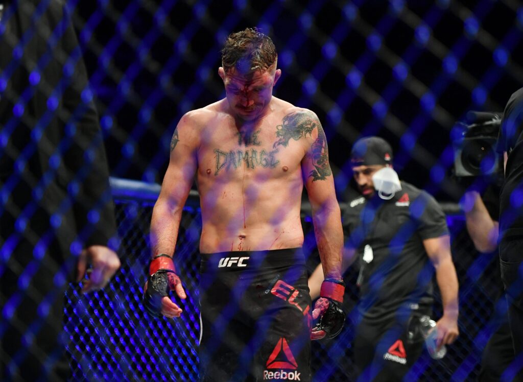 MMA: UFC Fight Night-Elkins vs Landwehr, May 16, 2020; Jacksonville, Florida, USA; Darren Elkins (red gloves) leaves the octagon after losing to Nate Landwehr (blue gloves) during UFC on ESPN at VyStar Veterans Memorial Arena. Mandatory Credit: Jasen Vinlove-USA TODAY Sports, 16.05.2020 19:36:33, 14313145, NPStrans, ESPN, UFC, VyStar Veterans Memorial Arena, MMA, Darren Elkins PUBLICATIONxINxGERxSUIxAUTxONLY Copyright: xJasenxVinlovex 14313145