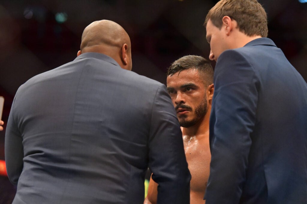 January 21, 2023, Rio de Janeiro, RJ, Rio de Janeiro, RJ, Brazil: RIO DE JANEIRO, RJ - JANUARY 21: Terrance McKinney (blue gloves) battles Ismael Bonfim (red gloves) in their Lightweight fight during the UFC 283 event at Jeunesse Arena on January 21, 2023 in Rio de Janeiro, RJ, Brazil. Rio de Janeiro, RJ Brazil - ZUMAp175 20230121_zsa_p175_121 
