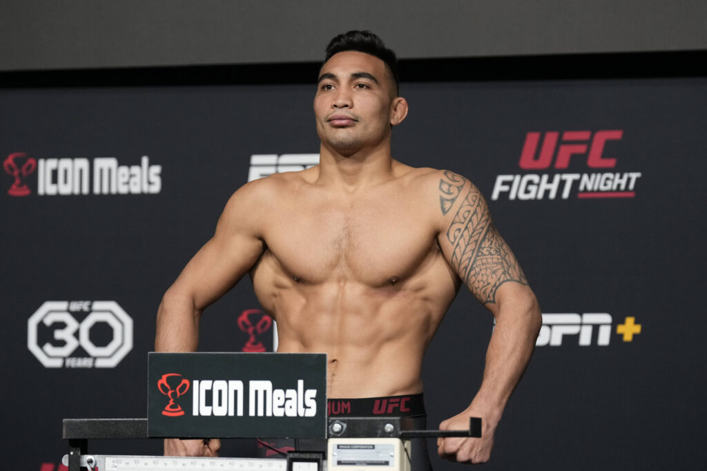 January 13, 2023, Las Vegas, NV, LAS VEGAS, NV, United States: LAS VEGAS, NV - JANUARY 13: Punahele Soriano steps on the scale for the official weigh-ins at UFC Apex for UFC Fight Night - Vegas 67 - Strickland vs Imavov - Weigh-ins on January 13, 2023 in Las Vegas, NV, United States. Las Vegas, NV United States - ZUMAp175 20230113_zsa_p175_042 