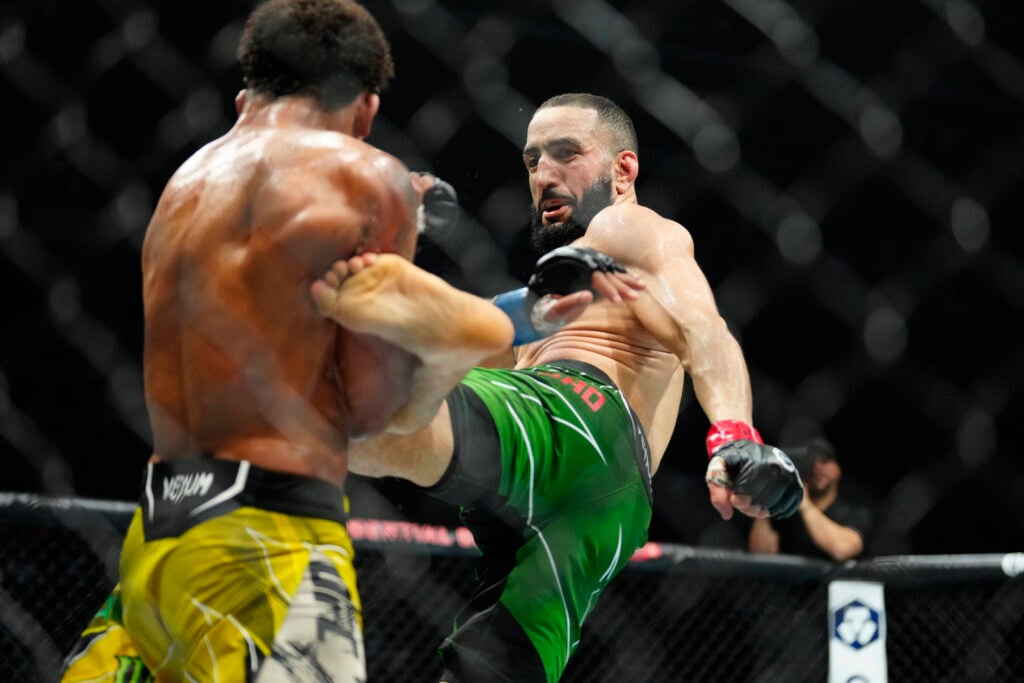 May 6, 2023, Newark, NJ, Newark, NJ, United States: Newark, NJ - May 6: (R-L) Belal Muhammed kicks Gilbert Burns in a Welterweight bout at UFC 288: Sterling v Cejudo at Prudential CEnter on May 6, 2023 in Newark, NJ Newark, NJ United States - ZUMAp175 20230506_zsa_p175_200 