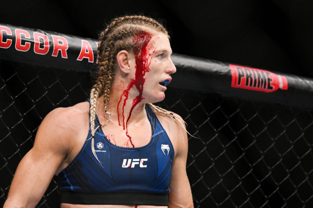 MMA: UFC Fight Night - Paris- Fiorot vs Namajunas Sep 2, 2023; Paris, France; Editors note: (graphic content) Manon Fiorot (red gloves) fights Rose Namajunas (blue gloves) during UFC Fight Night at Accor Arena. Paris Accor Arena France, EDITORIAL USE ONLY PUBLICATIONxINxGERxSUIxAUTxONLY 20230902_szo_om2_0160