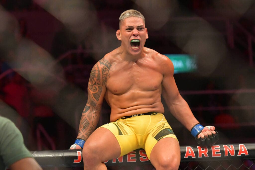 January 21, 2023, Rio de Janeiro, RJ, Rio de Janeiro, RJ, Brazil: RIO DE JANEIRO, RJ - JANUARY 21: Gregory Rodrigues (red gloves) battles Brunno Ferreira (blue gloves) in their Middleweight fight during the UFC 283 event at Jeunesse Arena on January 21, 2023 in Rio de Janeiro, RJ, Brazil. Rio de Janeiro, RJ Brazil - ZUMAp175 20230121_zsa_p175_252 
