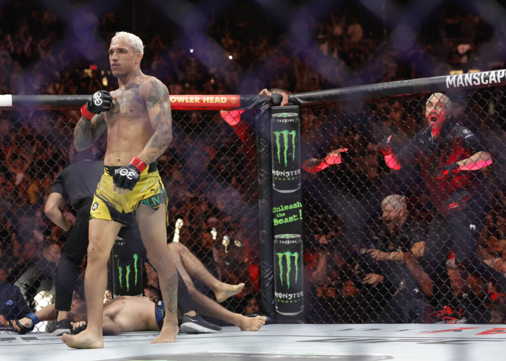 June 10, 2023, Vancouver, British Columbia, Canada: CHARLES OLIVEIRA of Brazil celebrates his TKO victory over BENEIL DARIUSH of Iran in the UFC lightweight fight during the UFC 289 event at Rogers Arena on June 10, 2023 in Vancouver, British Columbia, Canada. Vancouver Canada - ZUMAc132 20230610_zap_c132_040 