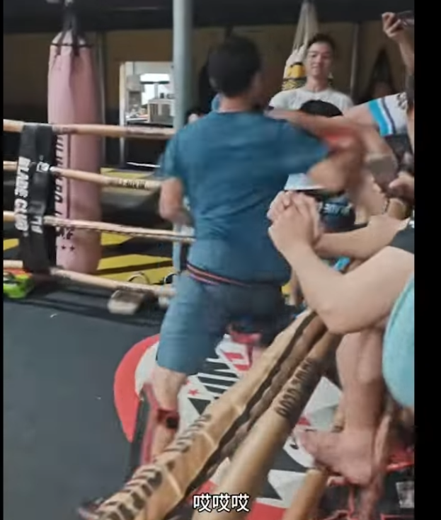 Kung Fu master remains trapped in corner during fight